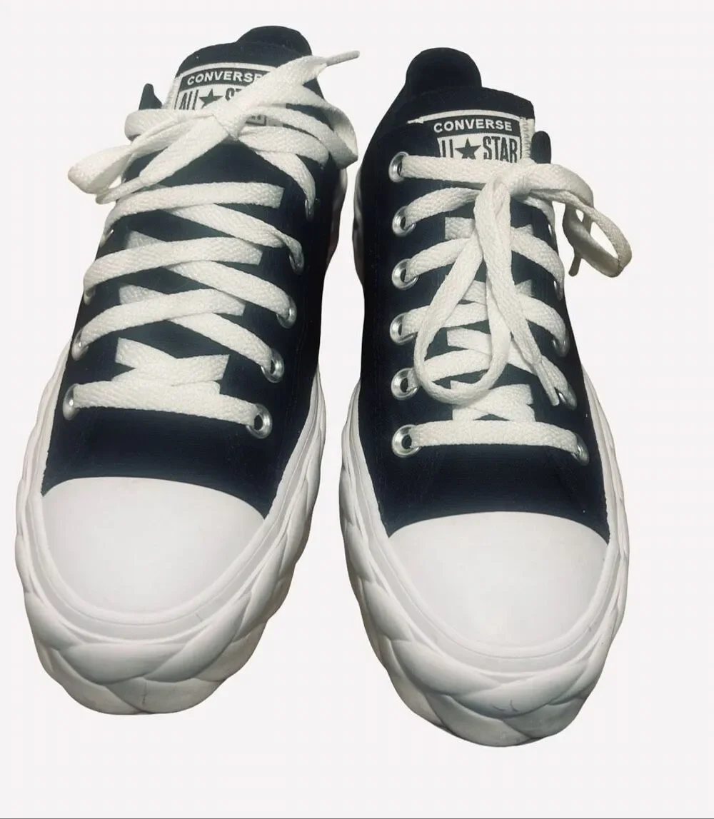 Converse round toe